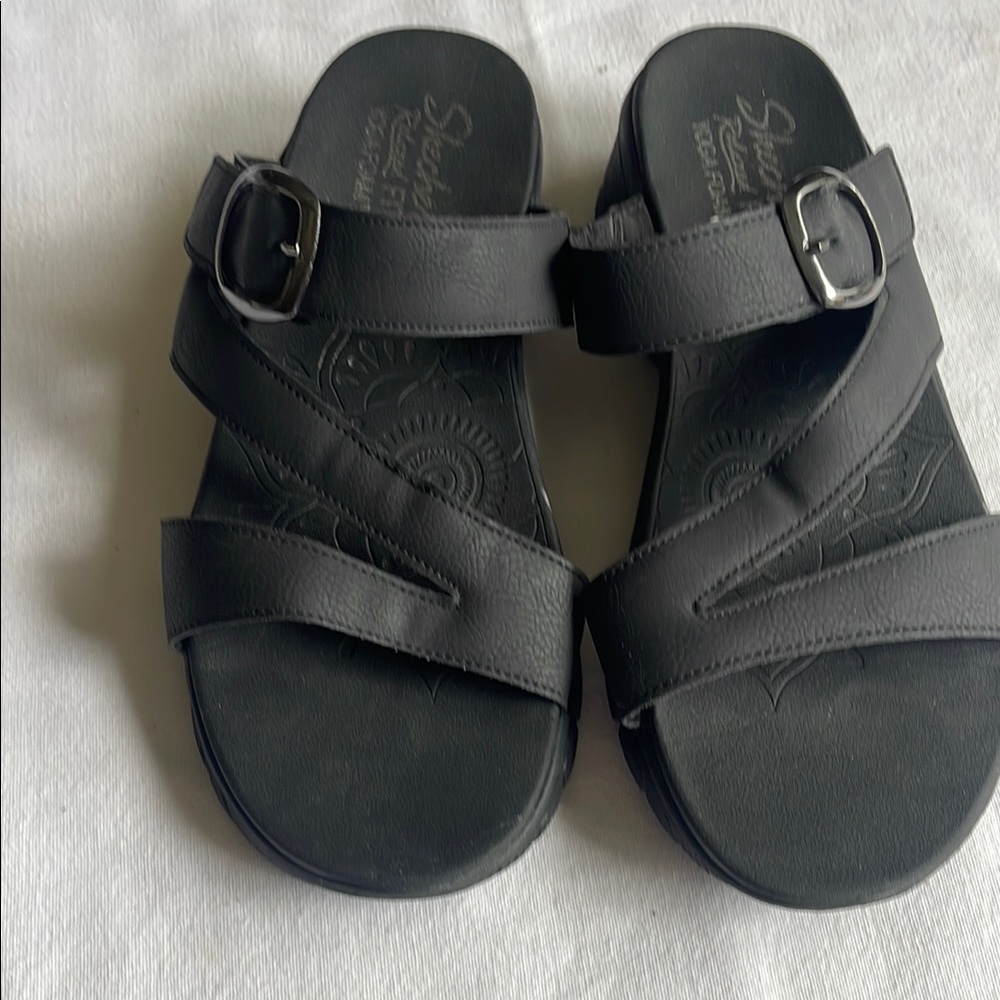Skechers Yoga Foam sandals size 9